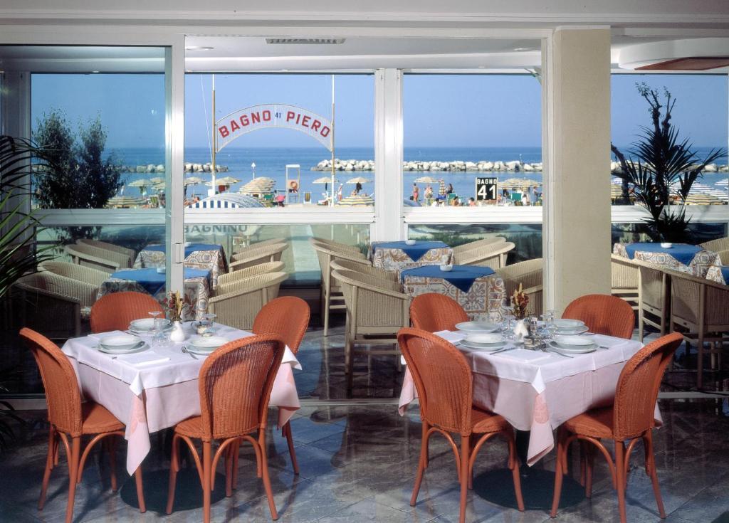 Hotel Titanus Bellaria-Igea Marina Exterior photo