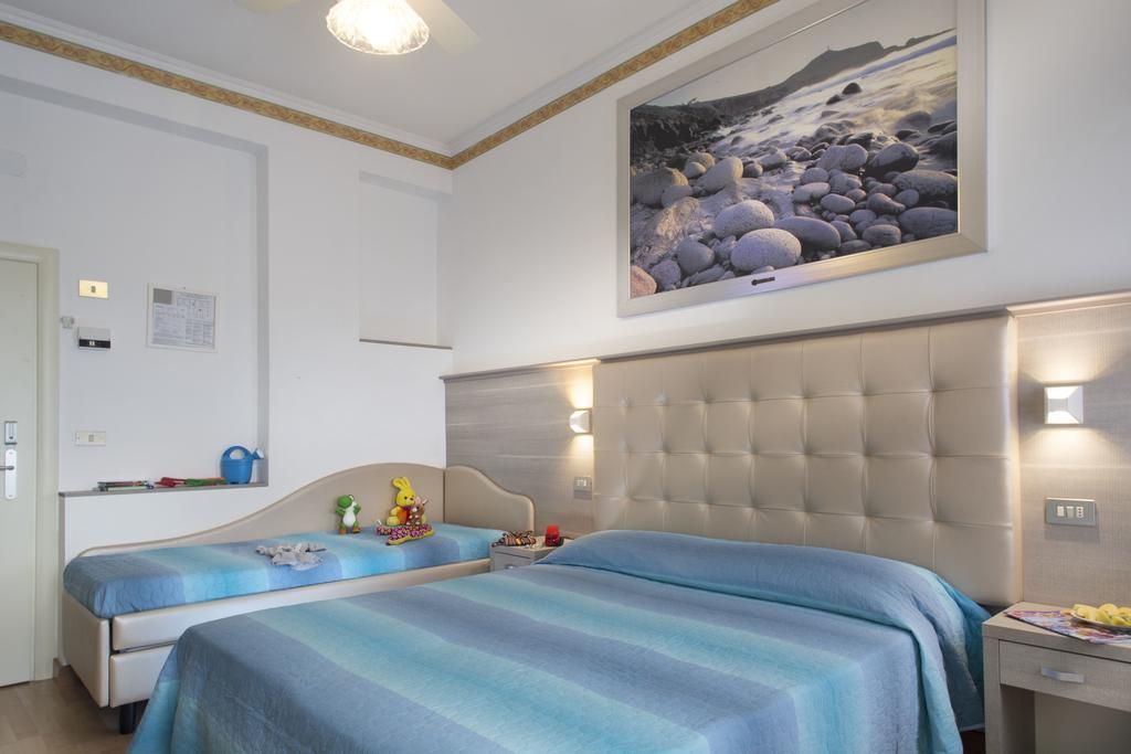 Hotel Titanus Bellaria-Igea Marina Exterior photo