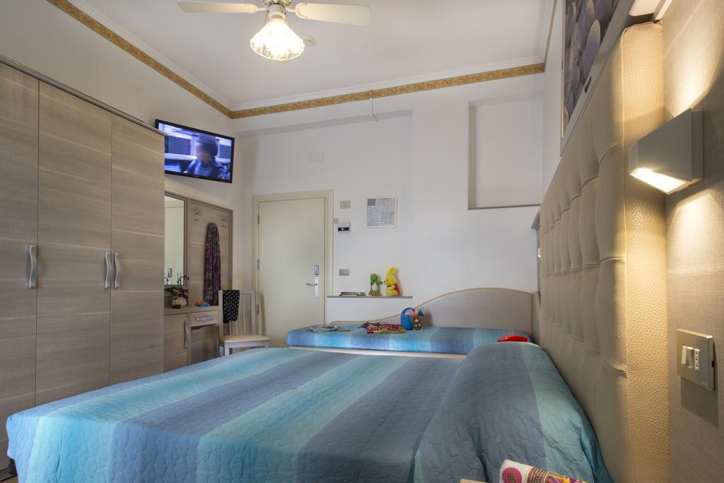 Hotel Titanus Bellaria-Igea Marina Exterior photo