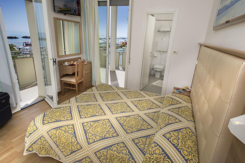 Hotel Titanus Bellaria-Igea Marina Exterior photo