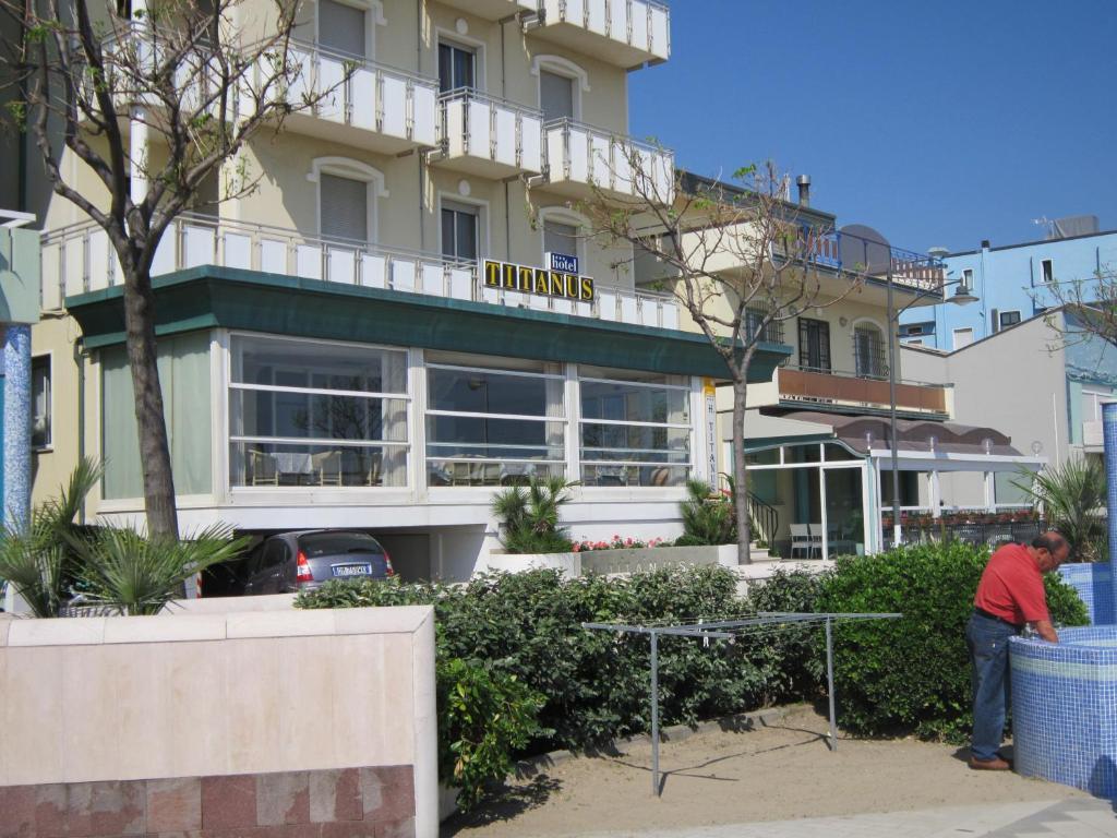 Hotel Titanus Bellaria-Igea Marina Exterior photo